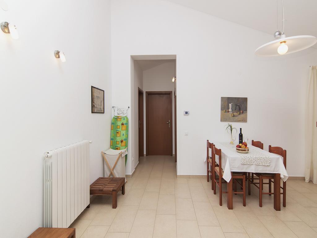 Apartments Ceja Near Sea Medulin Pokoj fotografie